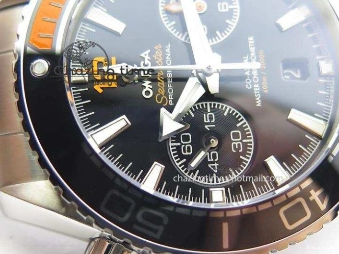 0715 UrbanChic Master Chronometer 45mm SS JHF Black Dial On SS Bracelet A 8248